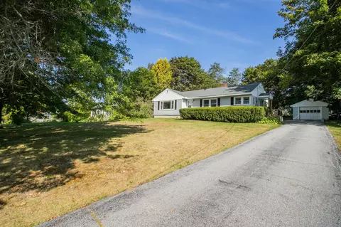 153 Franklin St, Bucksport, ME 04416