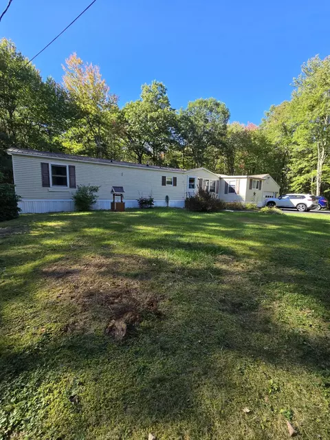42 W Lebanon Rd, Lebanon, ME 04027