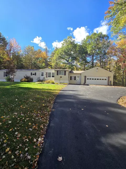 42 W Lebanon Rd, Lebanon, ME 04027