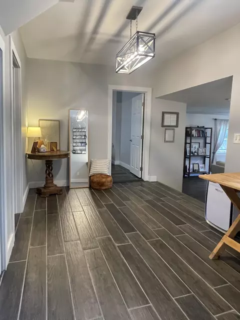 Entry Way - 59 River Rd, Bowdoinham, ME 04008 photo 3 of 6