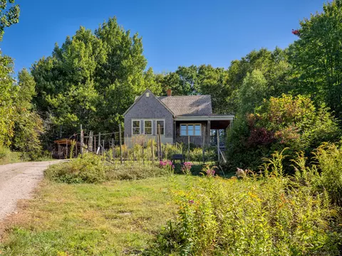 642 Lincolnville Ave, Searsmont, ME 04973