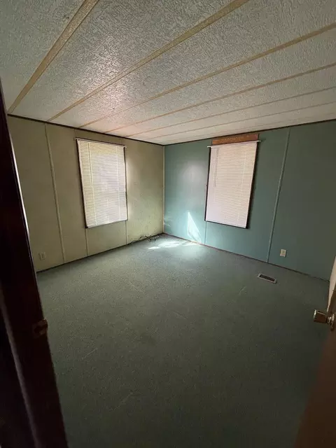 Bedroom - 81 Sparrow Dr, Augusta, ME 04330 photo 4 of 6