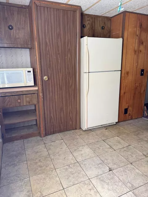 Kitchen - 81 Sparrow Dr, Augusta, ME 04330 photo 3 of 5