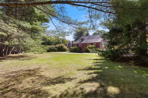 Exterior - 2 Plummer Ln, Kennebunk, ME 04043 photo 3 of 9