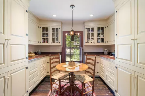Kitchen - 2 Plummer Ln, Kennebunk, ME 04043 photo 1 of 7