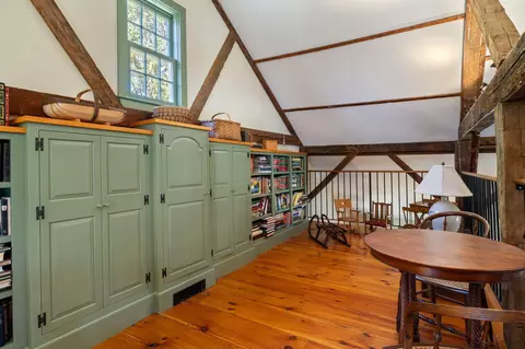 Entry Way - 2 Plummer Ln, Kennebunk, ME 04043 photo 6 of 7
