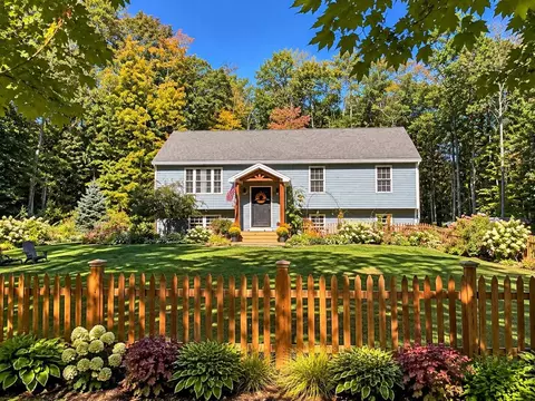 33 Harmon Rd, Bridgton, ME 04009