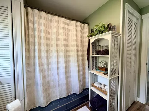 Bath - 410 Bog Rd, Hermon, ME 04401 photo 2 of 2