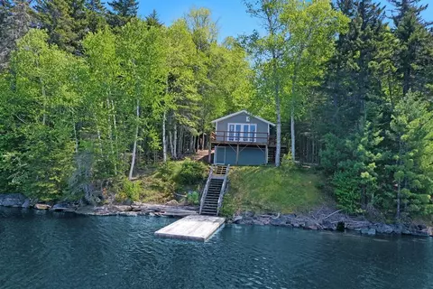 17 Duck Ln, Rockwood, ME 04478