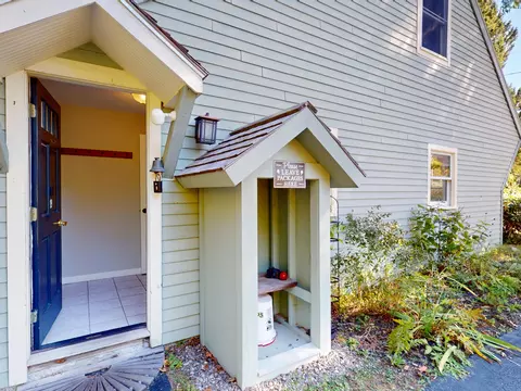 Exterior - 19 Bradbury St, Belfast, ME 04915 photo 4 of 8