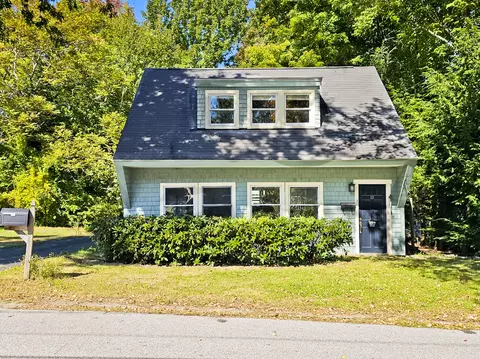 Exterior - 19 Bradbury St, Belfast, ME 04915 photo 2 of 8