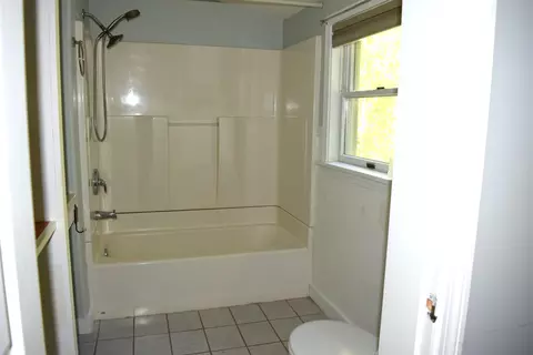 Bath - 19 Bradbury St, Belfast, ME 04915 photo 1 of 1