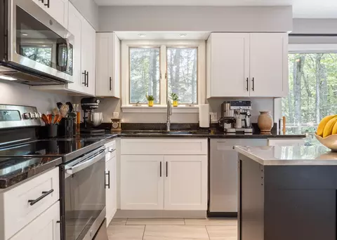 Kitchen - 27 White Rock Dr, Gorham, ME 04038 photo 4 of 6