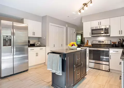 Kitchen - 27 White Rock Dr, Gorham, ME 04038 photo 5 of 6
