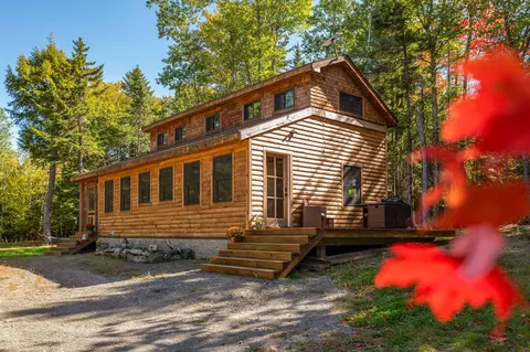 39 Kineo Dr, Rockwood, ME 04478