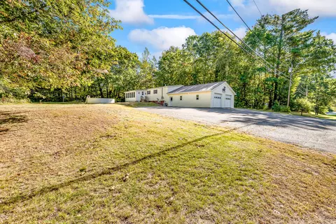 203 Main St, New Sharon, ME 04955