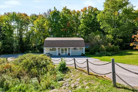 150 West St, Rockport, ME 04856
