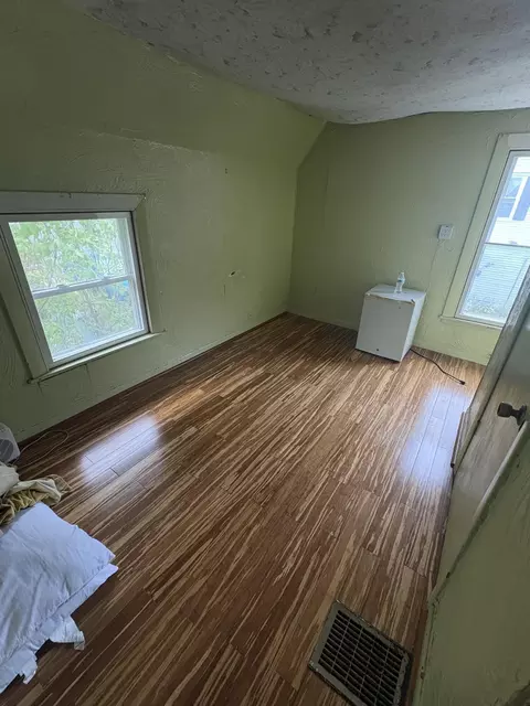 Bedroom - 20 Corliss St, Bath, ME 04530 photo 2 of 7