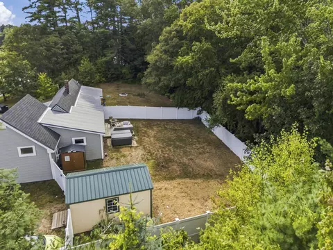 Exterior - 12 Middlesex Rd, Topsham, ME 04086 photo 4 of 6