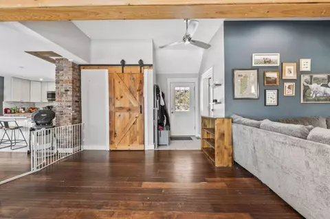 Entry Way - 12 Middlesex Rd, Topsham, ME 04086 photo 2 of 11