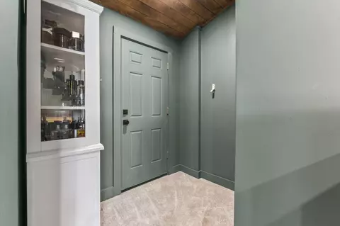 Entry Way - 12 Middlesex Rd, Topsham, ME 04086 photo 11 of 11