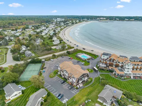 143 Beach Ave #205, Kennebunk, ME 04043