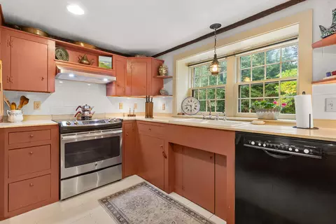 Kitchen - 116 Beech Rd, Eliot, ME 03903 photo 1 of 4