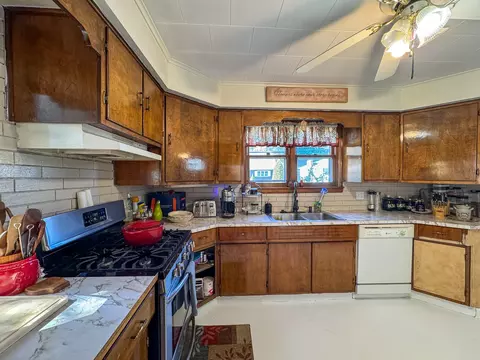 Kitchen - 77 New Hampshire St, Millinocket, ME 04462 photo 3 of 3