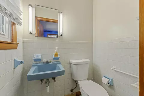 Bath - 81 Windsor Ave, Augusta, ME 04330 photo 1 of 4