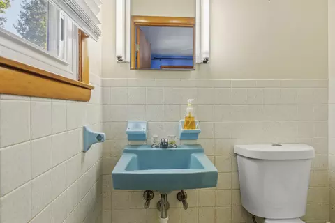 Bath - 81 Windsor Ave, Augusta, ME 04330 photo 2 of 4