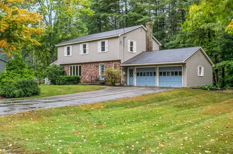 129 Sunderland Dr, Auburn, ME 04210