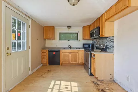 Kitchen - 520 Harrison Rd, Naples, ME 04055 photo 1 of 2