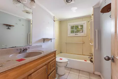 Bath - 520 Harrison Rd, Naples, ME 04055 photo 1 of 2