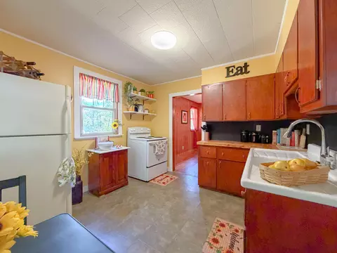 Kitchen - 87 Pope Rd, Windham, ME 04062 photo 5 of 11