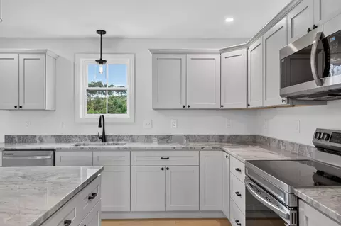 Kitchen - 17 Home Field Dr, Limerick, ME 04048 photo 3 of 3