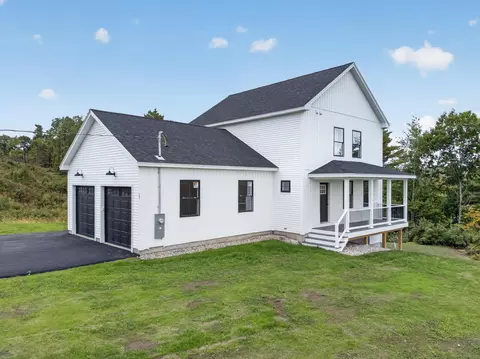 17 Home Field Dr, Limerick, ME 04048