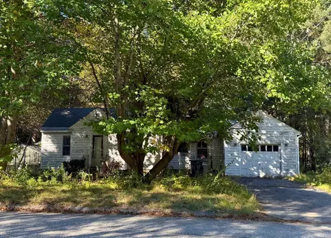 79 Bradman St, Auburn, ME 04210