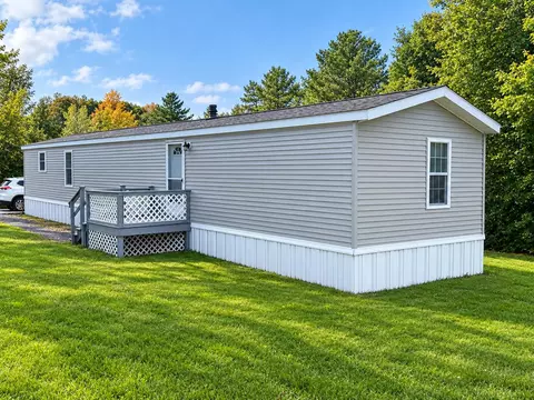 68 Preble Rd, Bowdoinham, ME 04008