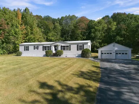 87 Summer St, Oakland, ME 04963