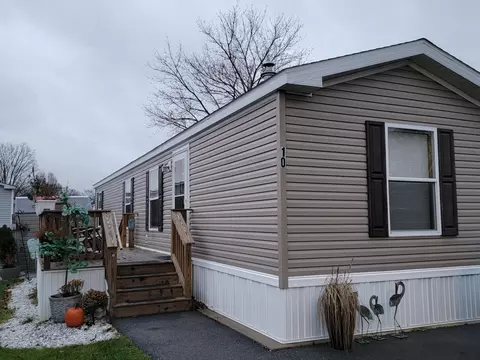 10 Blackberry Pl, Kittery, ME 03904