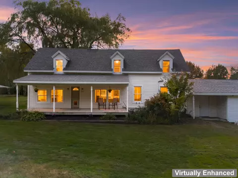 2 Shawnee View Ln, Casco, ME 04015