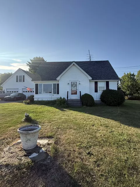 121 Higginsville Rd, Kenduskeag, ME 04450