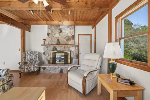 Living - 353 E Side Rd, Boothbay, ME 04537 photo 4 of 4