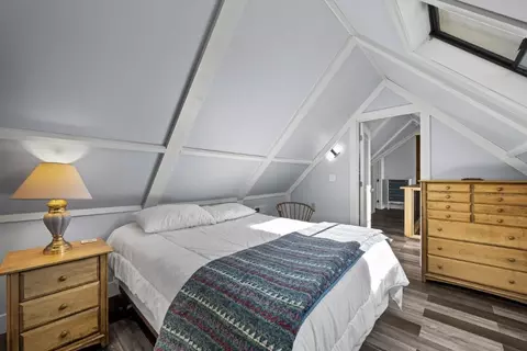 Bedroom - 353 E Side Rd, Boothbay, ME 04537 photo 6 of 6