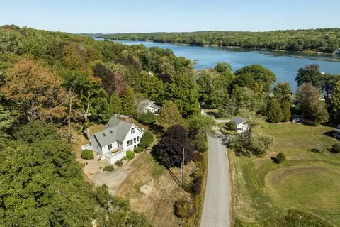 353 E Side Rd, Boothbay, ME 04537