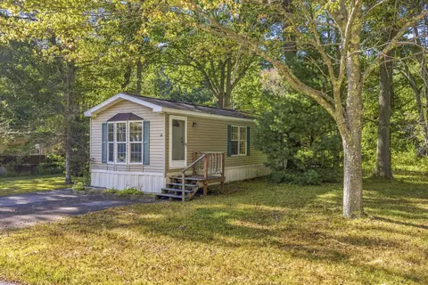 44 Caincrest Rd, York, ME 03909