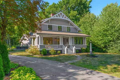 172 Foreside Rd, Falmouth, ME 04105