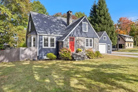265 W Main St, Yarmouth, ME 04096