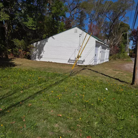 12 Mills Rd, Whitefield, ME 04353