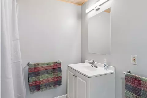 Bath - 11 Chickadee Ln, Readfield, ME 04355 photo 3 of 3